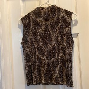 Stretchy cheetah print top